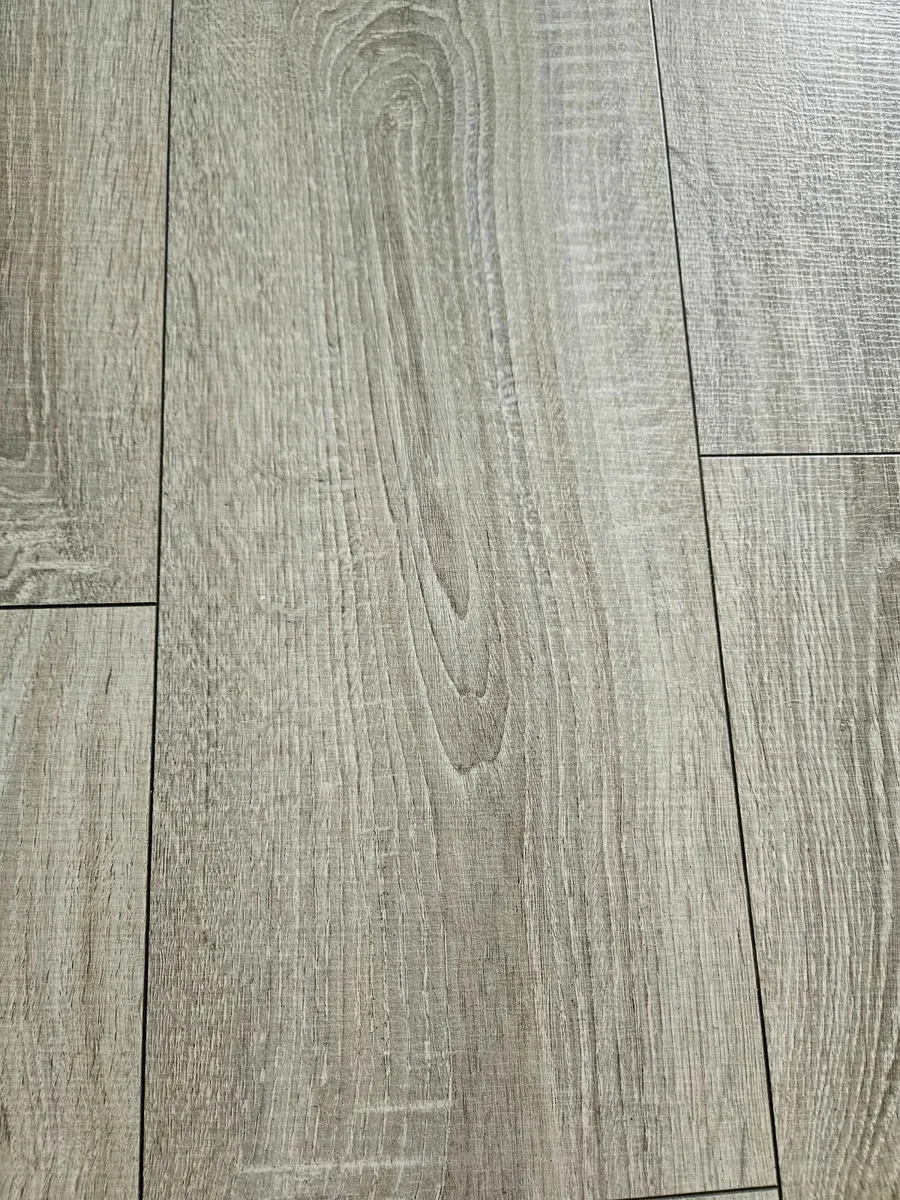 Used click wooden floor Grey - Image 1