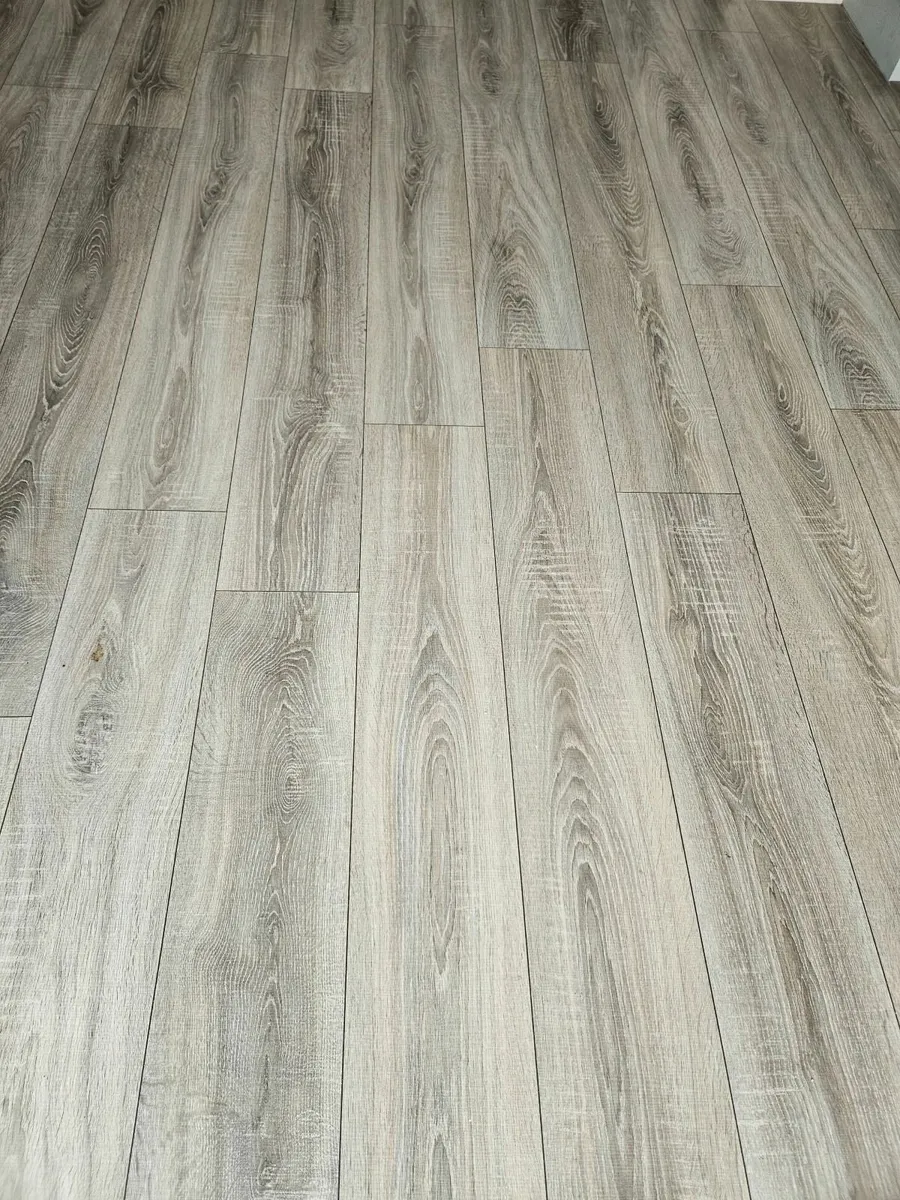Used click wooden floor Grey - Image 3