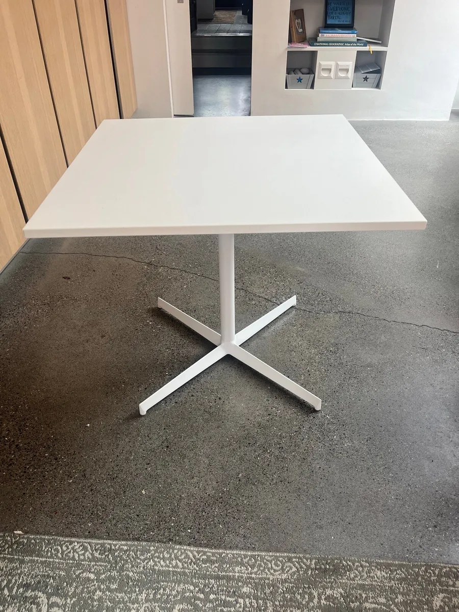 Square table/desk - Image 1