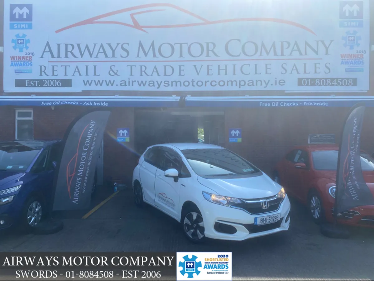 Honda Fit 1.5 HYBRID *CARPLAY * SAT NAV * REV CAM - Image 1