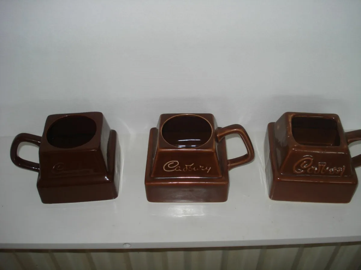 VINTAGE CADBURY CHUNK HOT DRINK MUGS. 3.