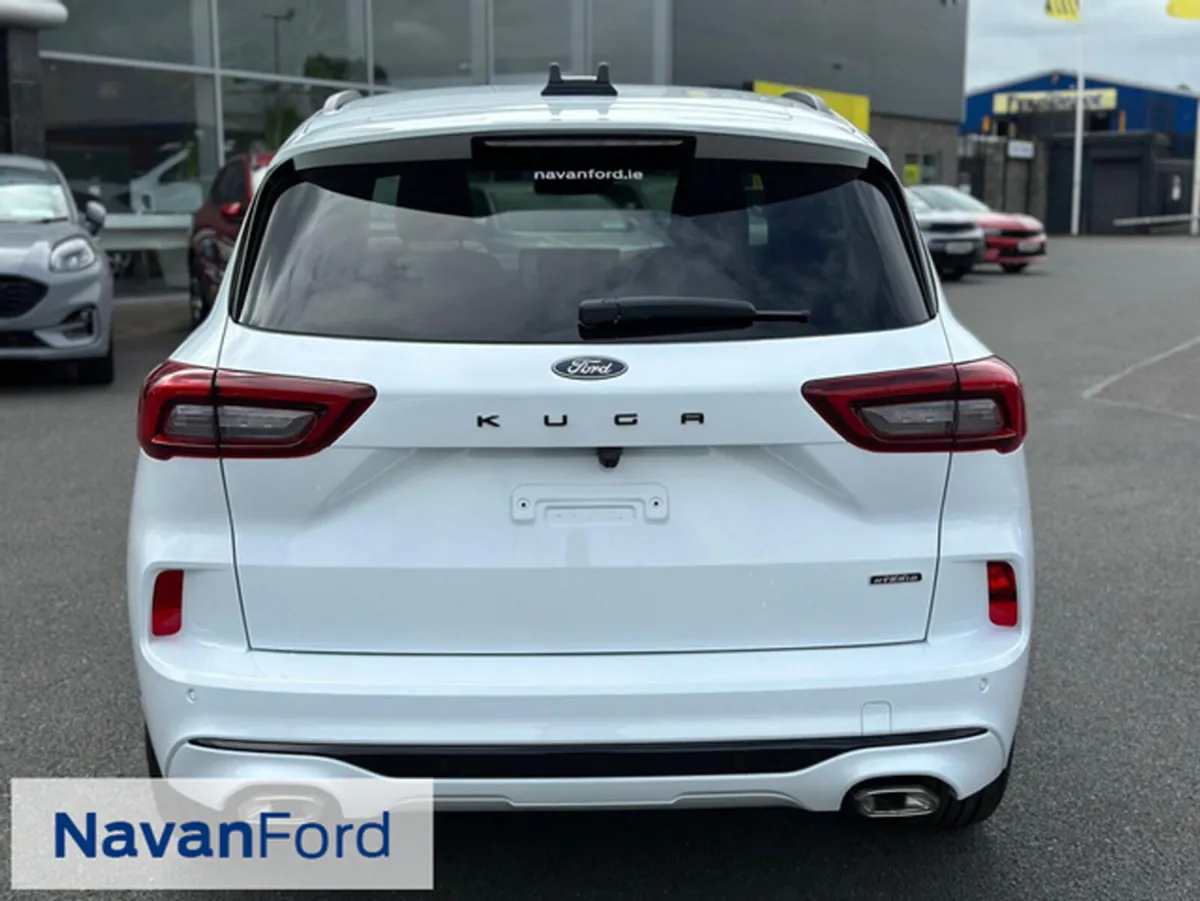 Ford Kuga NEW Kuga St-Line 2.5 Plug-in Hybrid 243P - Image 4