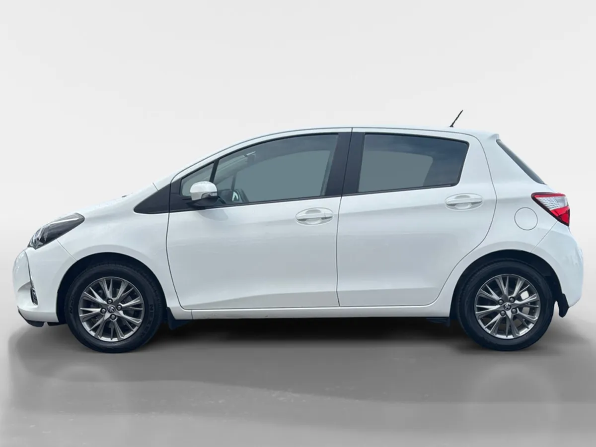 Toyota Yaris 1.0 LUNA 4DR - Image 2