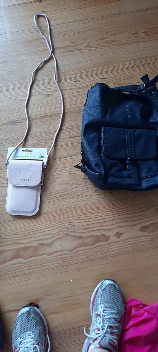 Guess small phone holder bag- New - Image 1