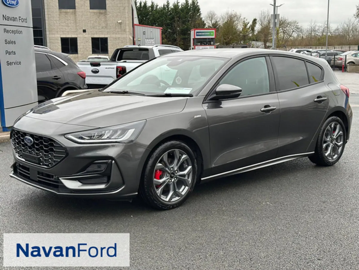 Ford Focus St-Line 1.0 Hybrid 125Ps - Image 2