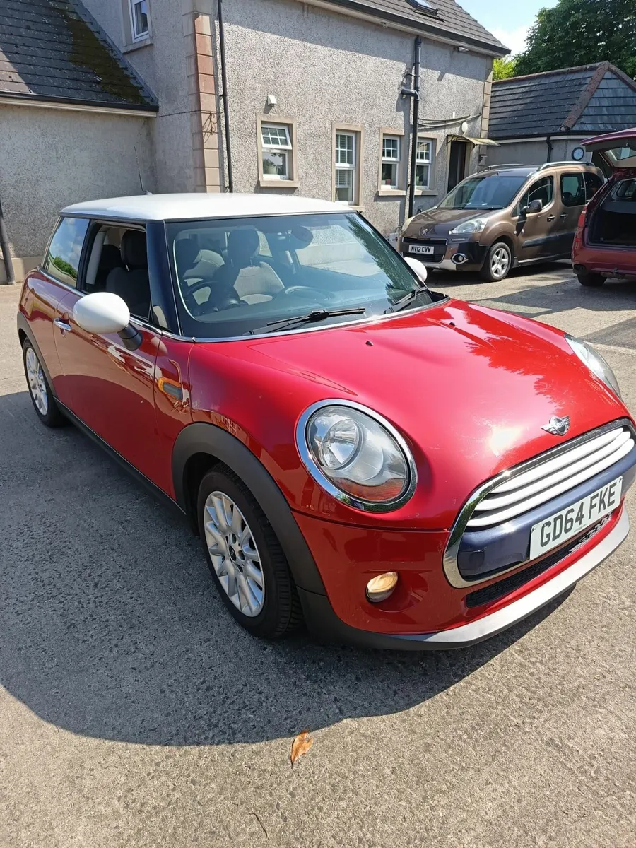 Mini Cooper 2014 D - Image 1