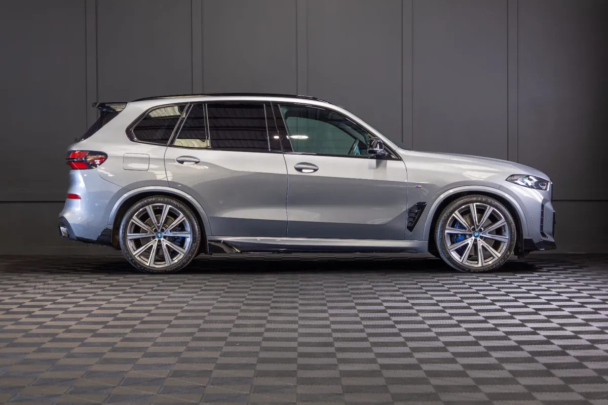 2024 BMW X5 X-Drive 50e M-Sport - Image 2