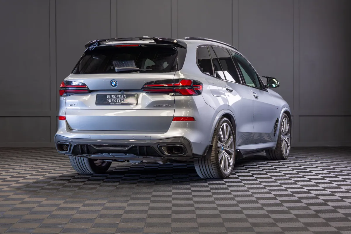 2024 BMW X5 X-Drive 50e M-Sport - Image 3