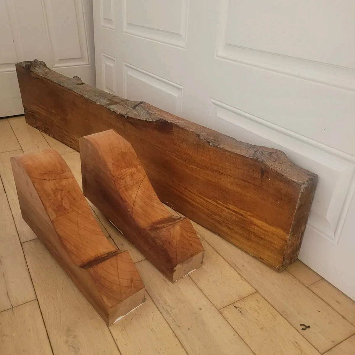 IRISH ELM MANTLE - Image 3