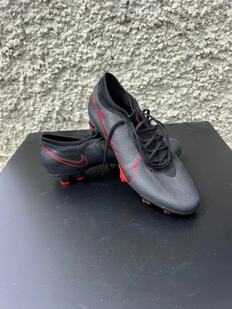 Nike football boots - Image 1