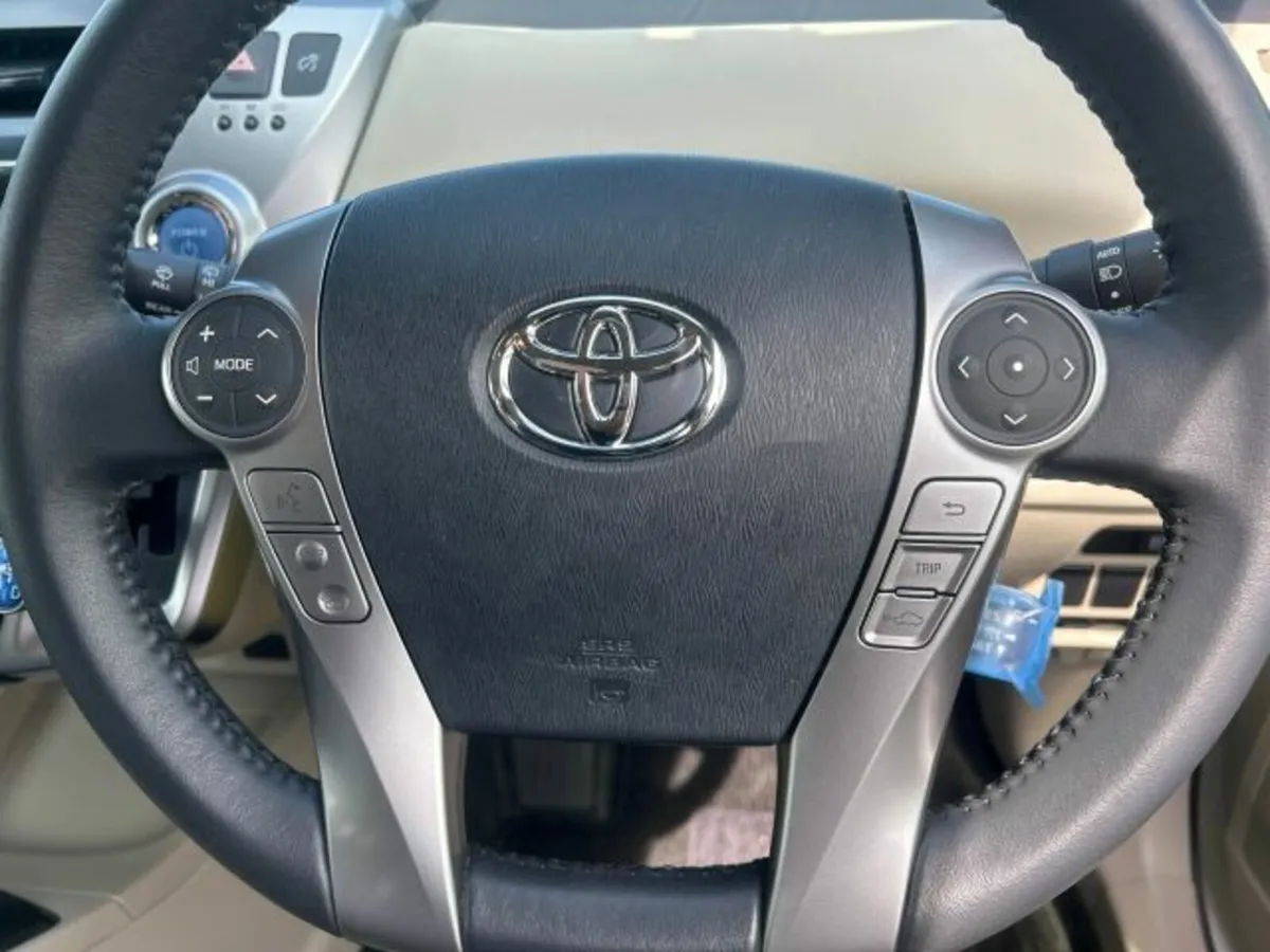 TOYOTA PRIUS ALPHA/ PLUS  7 SEATER - Image 3