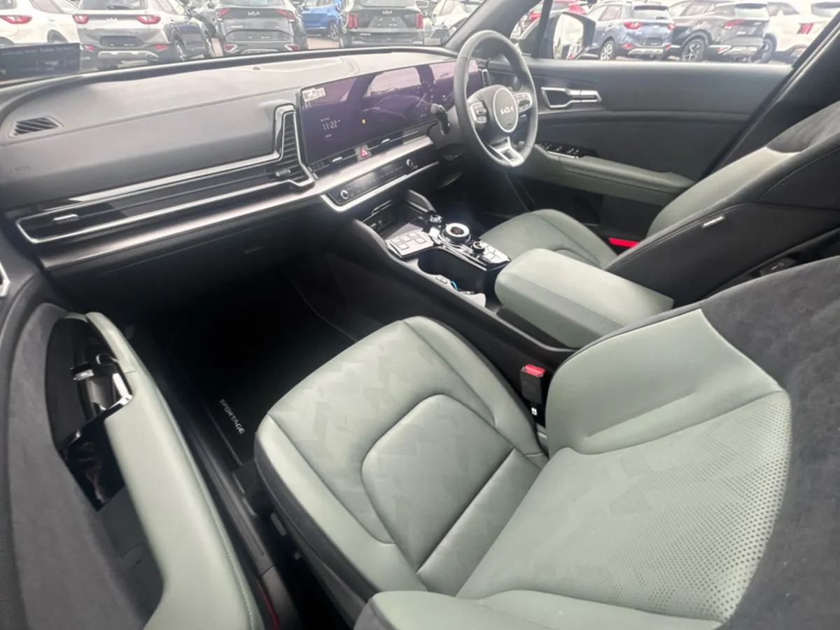 Kia Sportage PHEV MY25 Anniversary Editon - Image 3