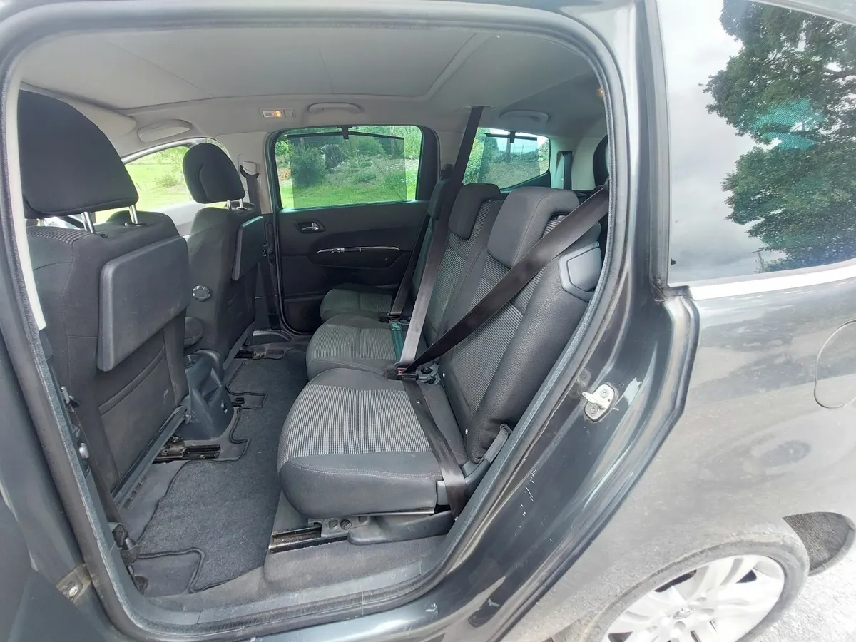 Peugeot 5008 2010 - Image 4
