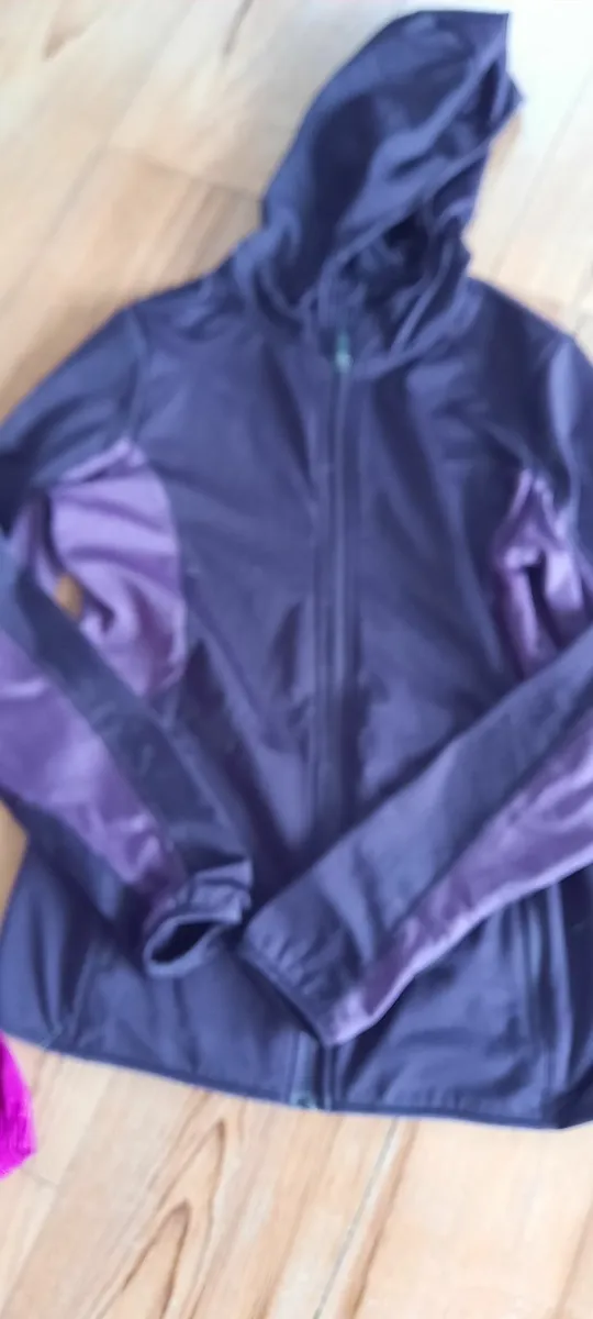 Size 10/12- ladies zip up hoodies- vgc - Image 3