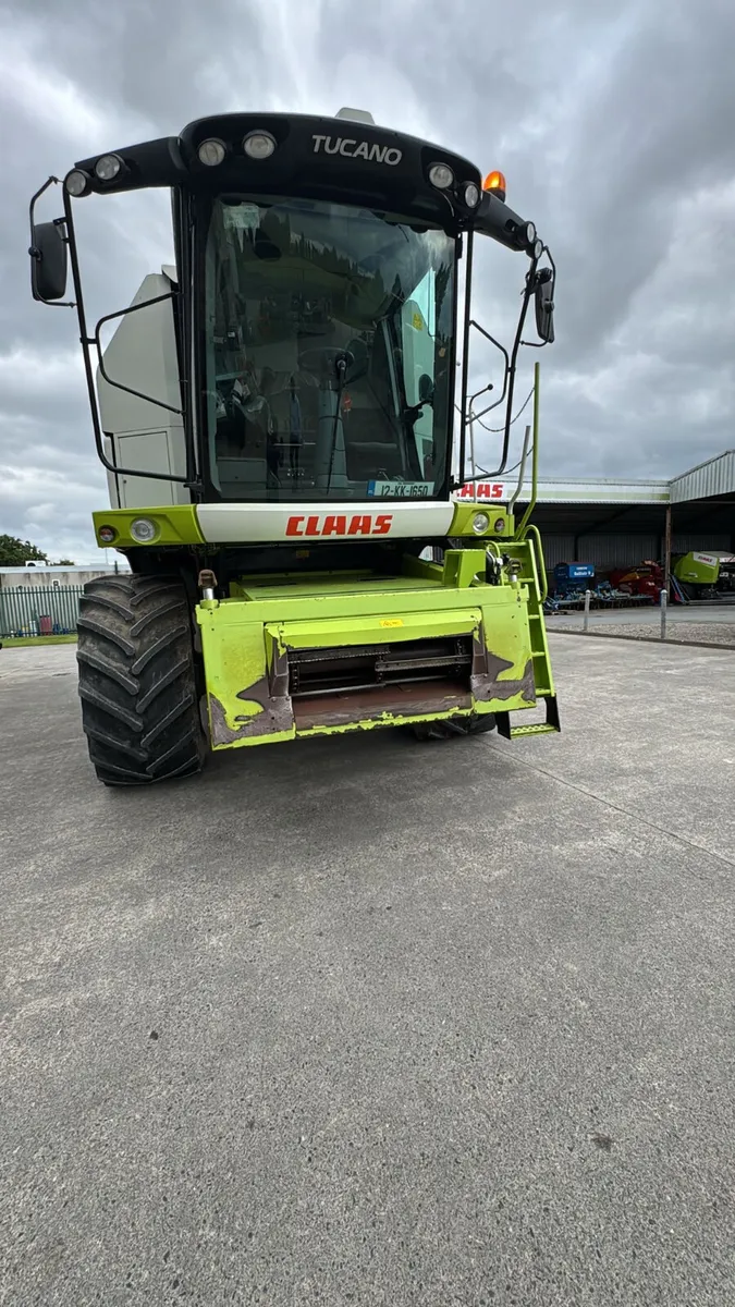 Claas Tucano 430 - Image 2