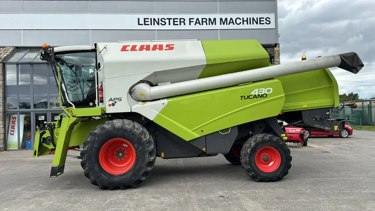 Claas Tucano 430 - Image 1