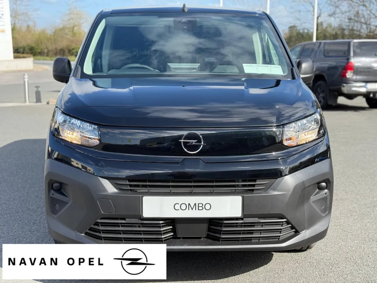 Opel Combo Komfort SWB 1.5 TD 100Ps - Image 2