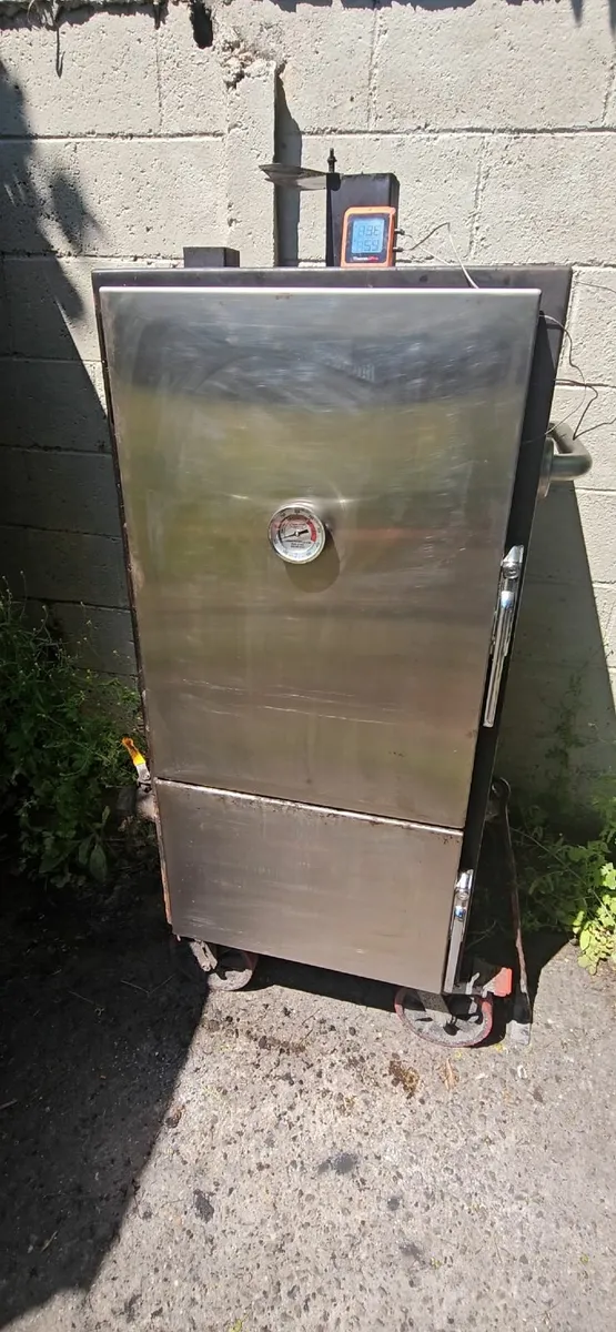 Wood fired BBQ Cabinet Smoker