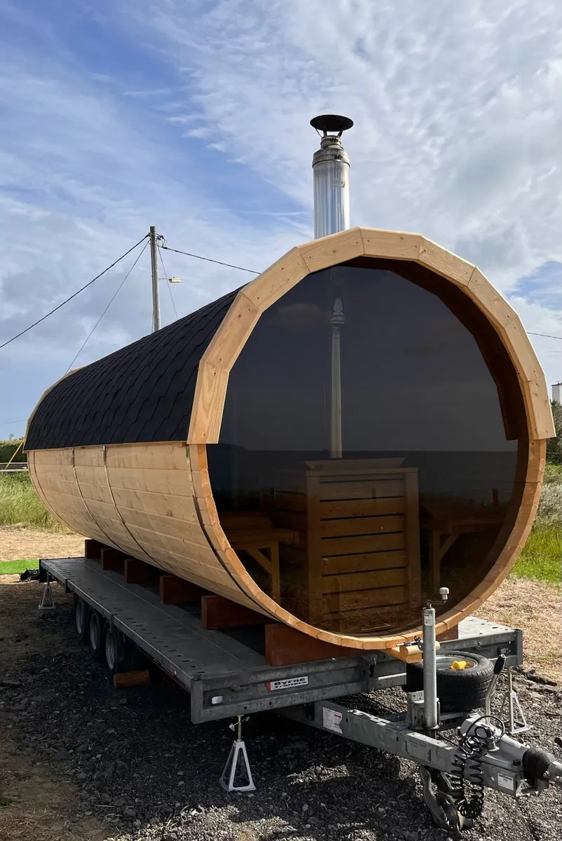 10 person Mobile Barrel Sauna with changing room - Image 1
