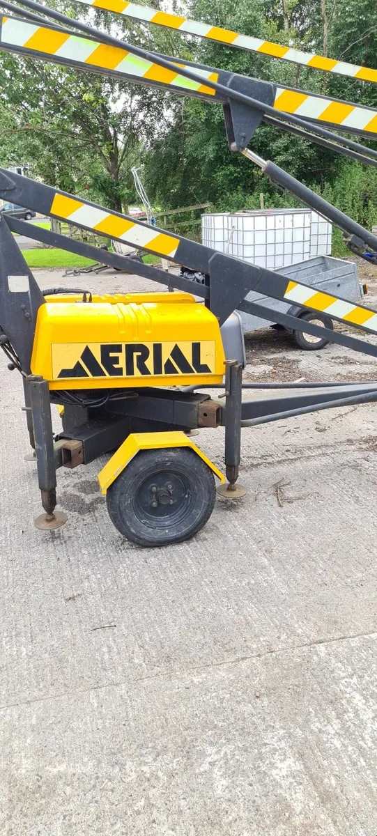 Cherry Picker  -  Tow Behind - Image 3