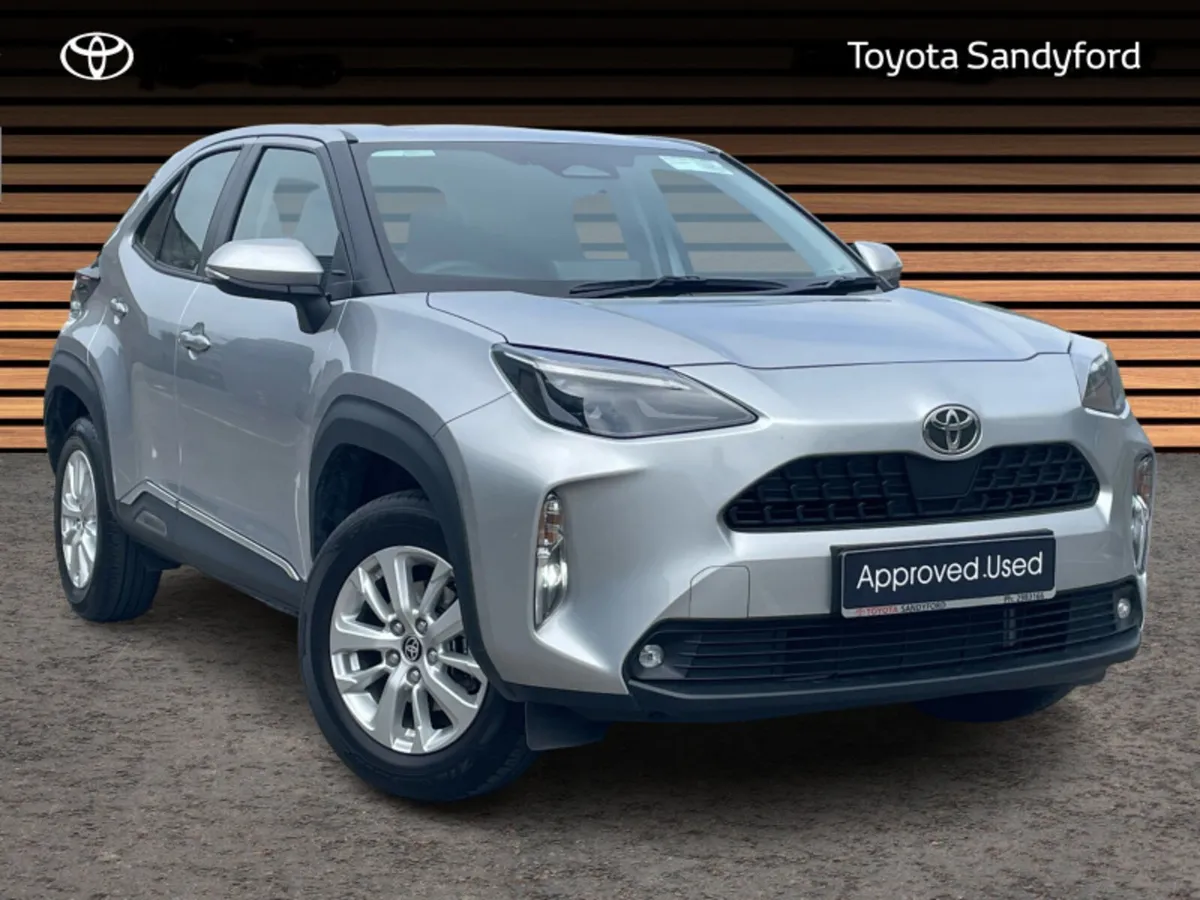 Toyota Yaris Cross HYBRID AUTOMATIC // REAR CAMERA - Image 1