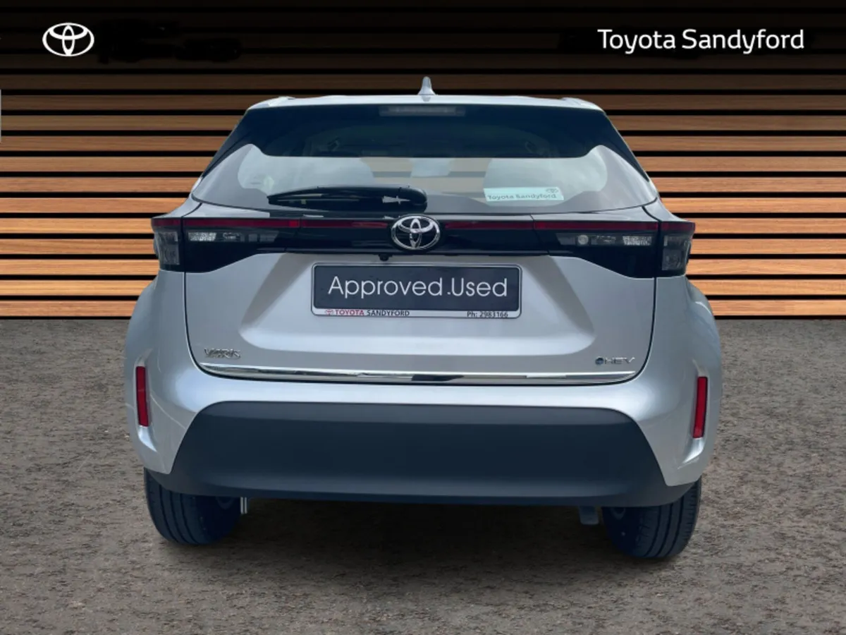 Toyota Yaris Cross HYBRID AUTOMATIC // REAR CAMERA - Image 4