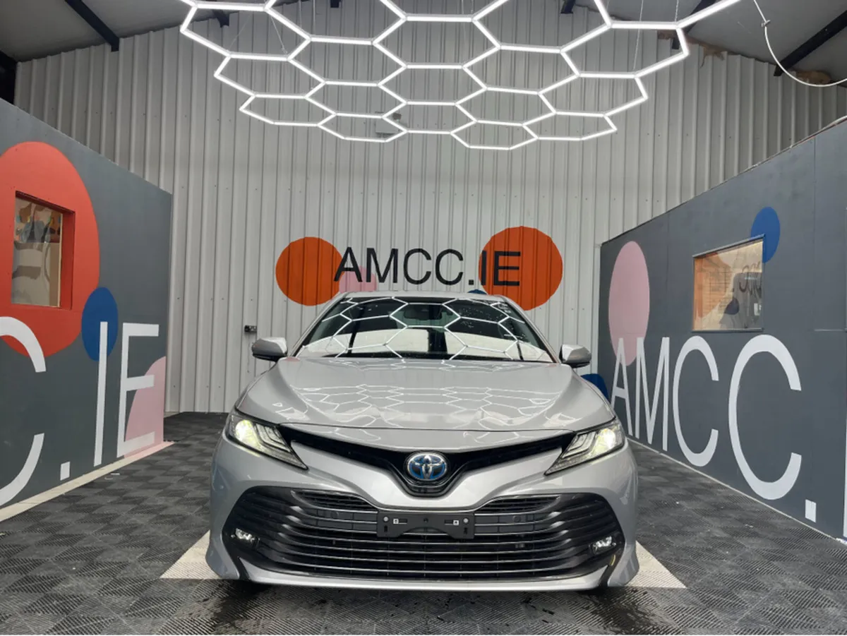 Toyota Camry ONLY €21950! 2.5 HYRBID / 91k KMs / R - Image 2