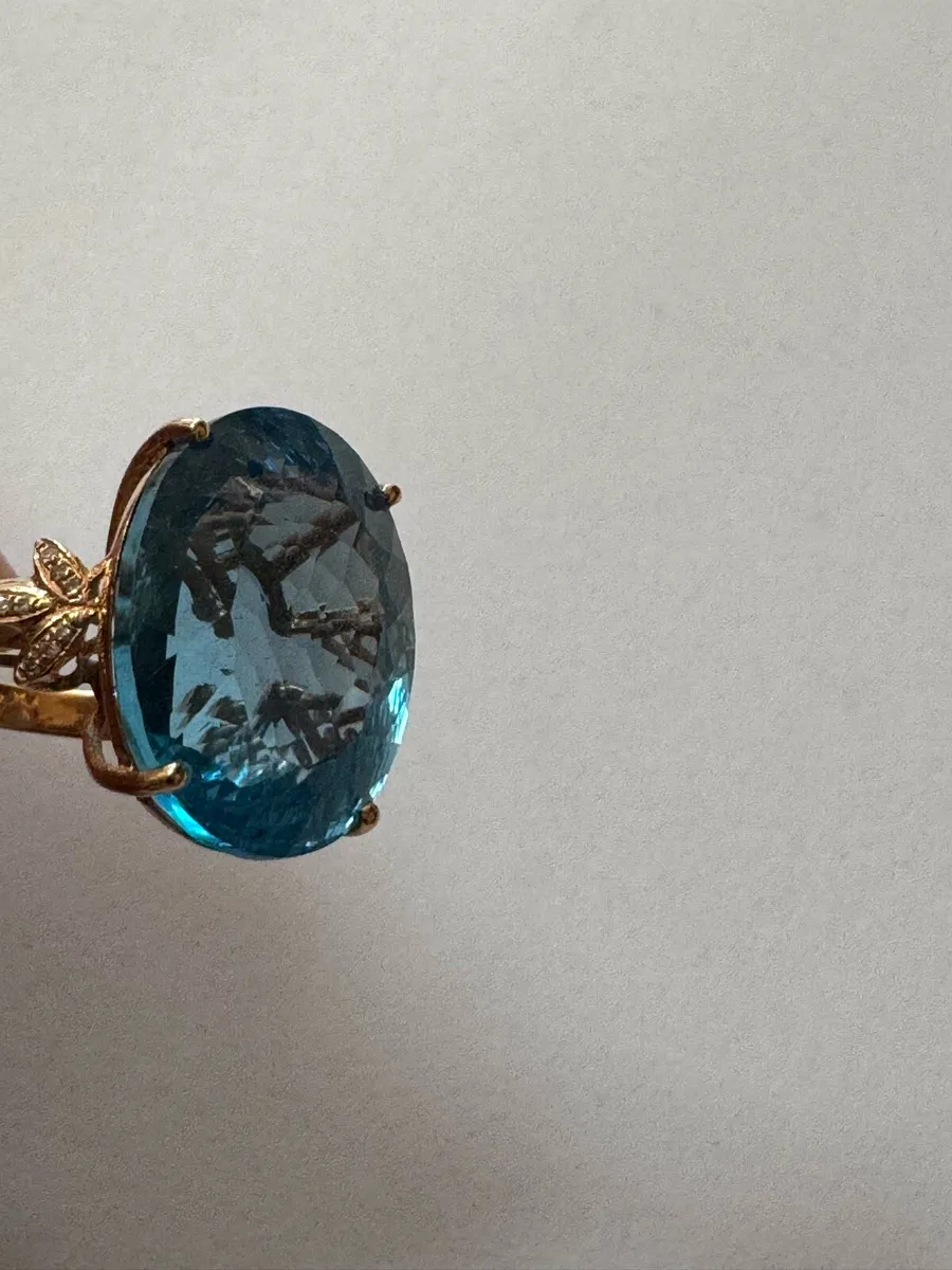 18.4 carat Topaz 18ct gold ring - Image 4