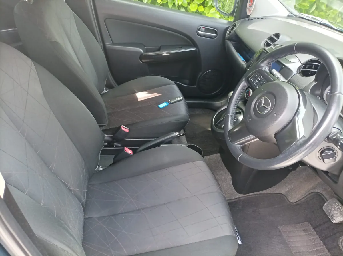 Mazda 2 1.3 Sky Active model  Automatic, 2014 - Image 3