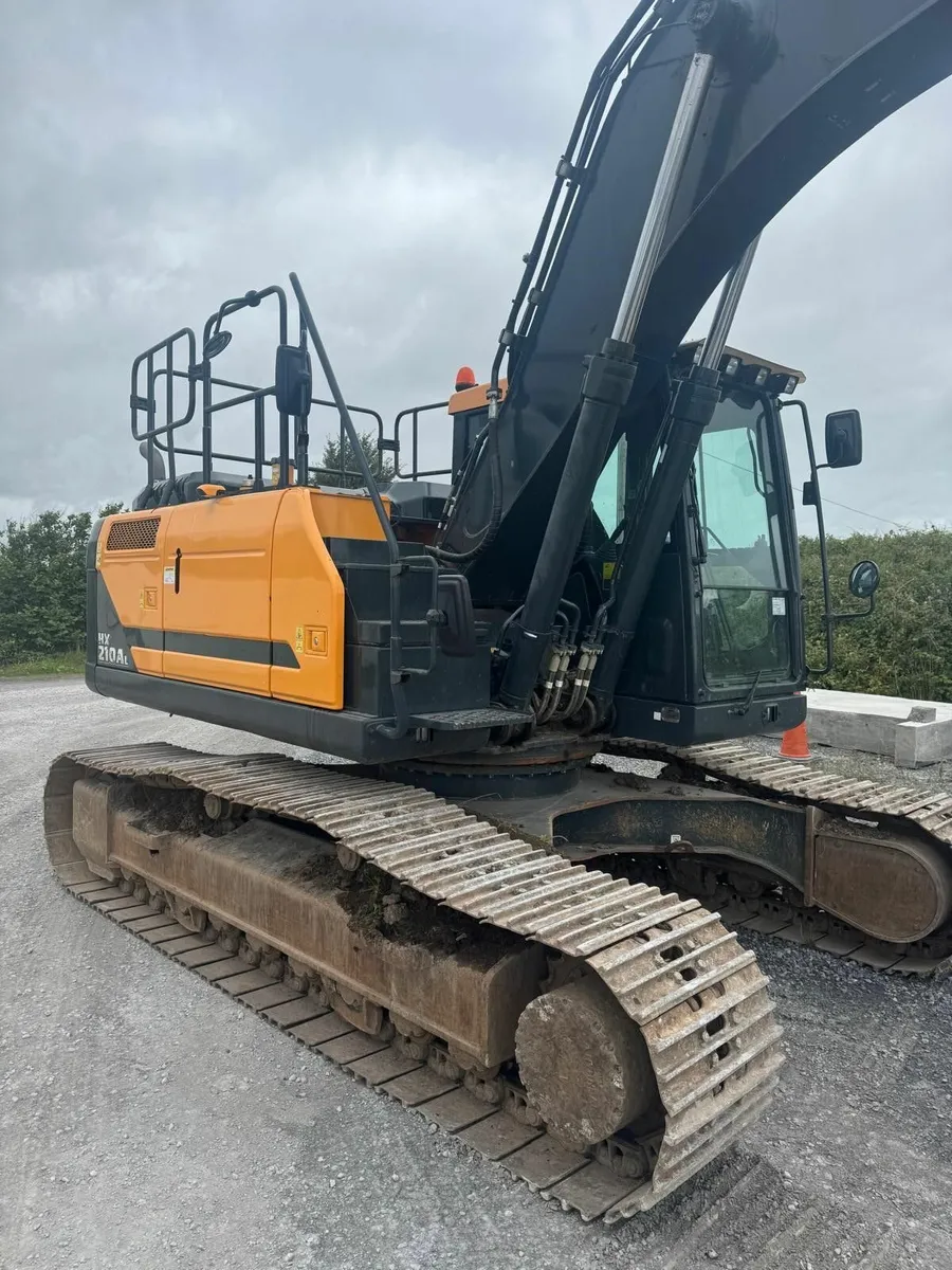 Hyundai HX 210AL 2021 Track Machine - Image 3