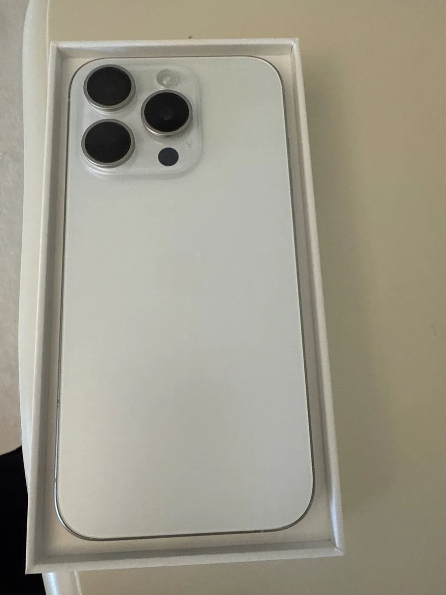 I phone 15 Pro 256gb white - Image 1
