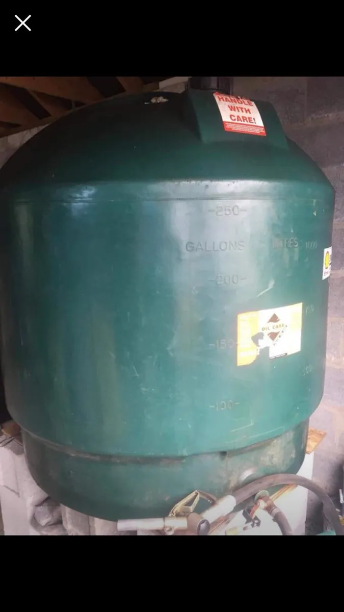 Oil tank - Image 1