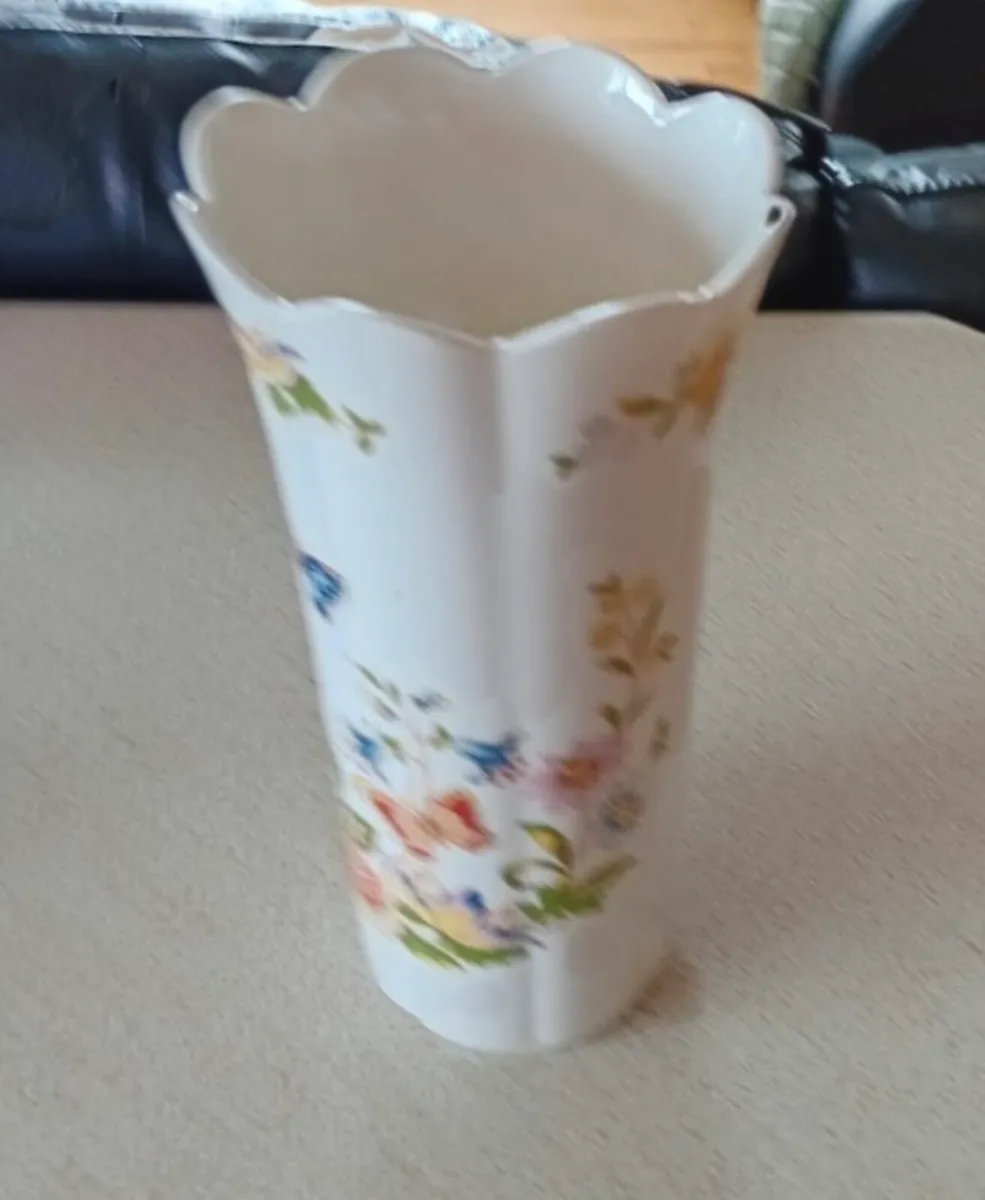 Vases - Image 1