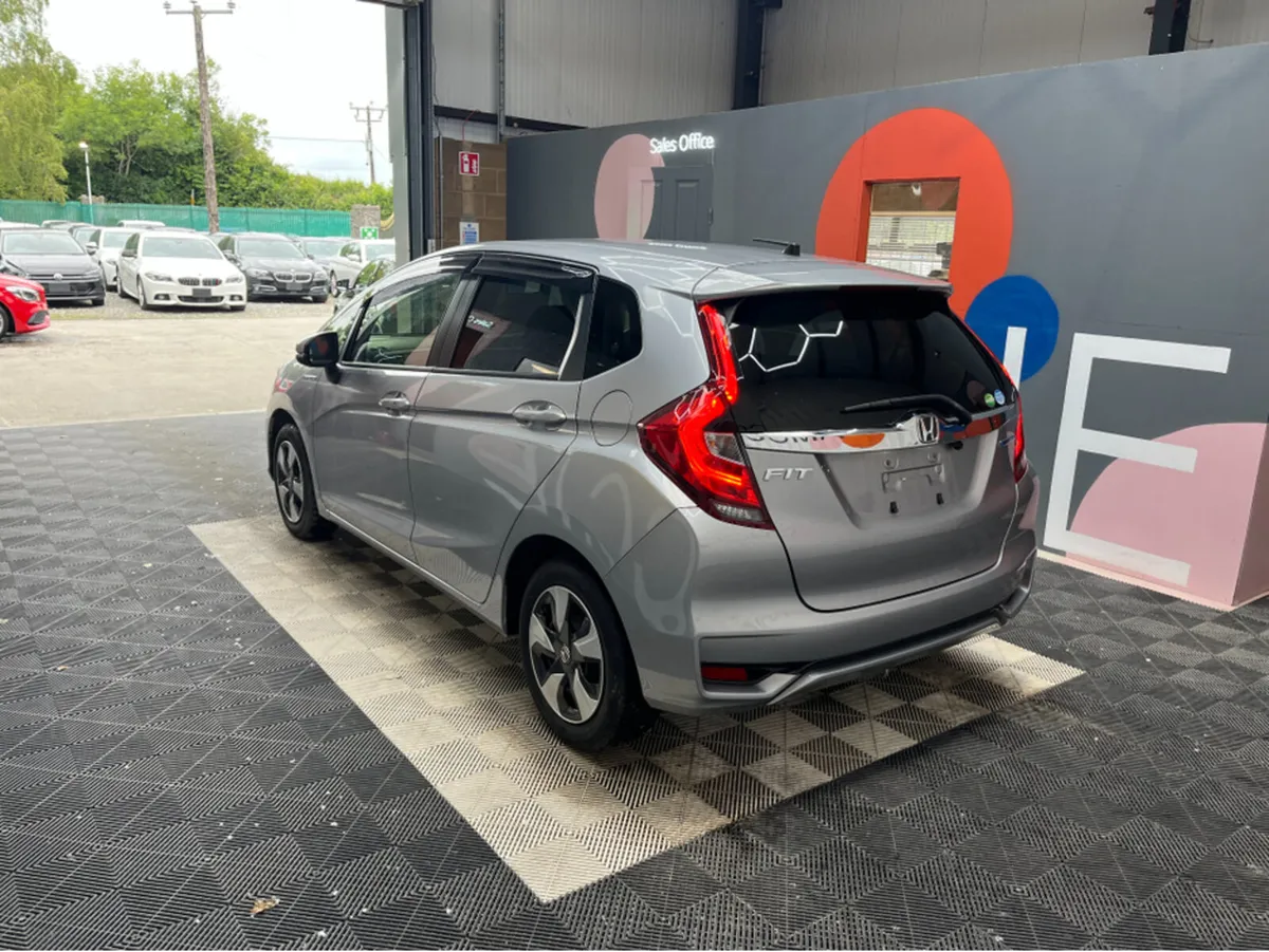 Honda Fit HONDA FIT 1.5 HYBRID / 56k KMs / AUTOMAT - Image 4