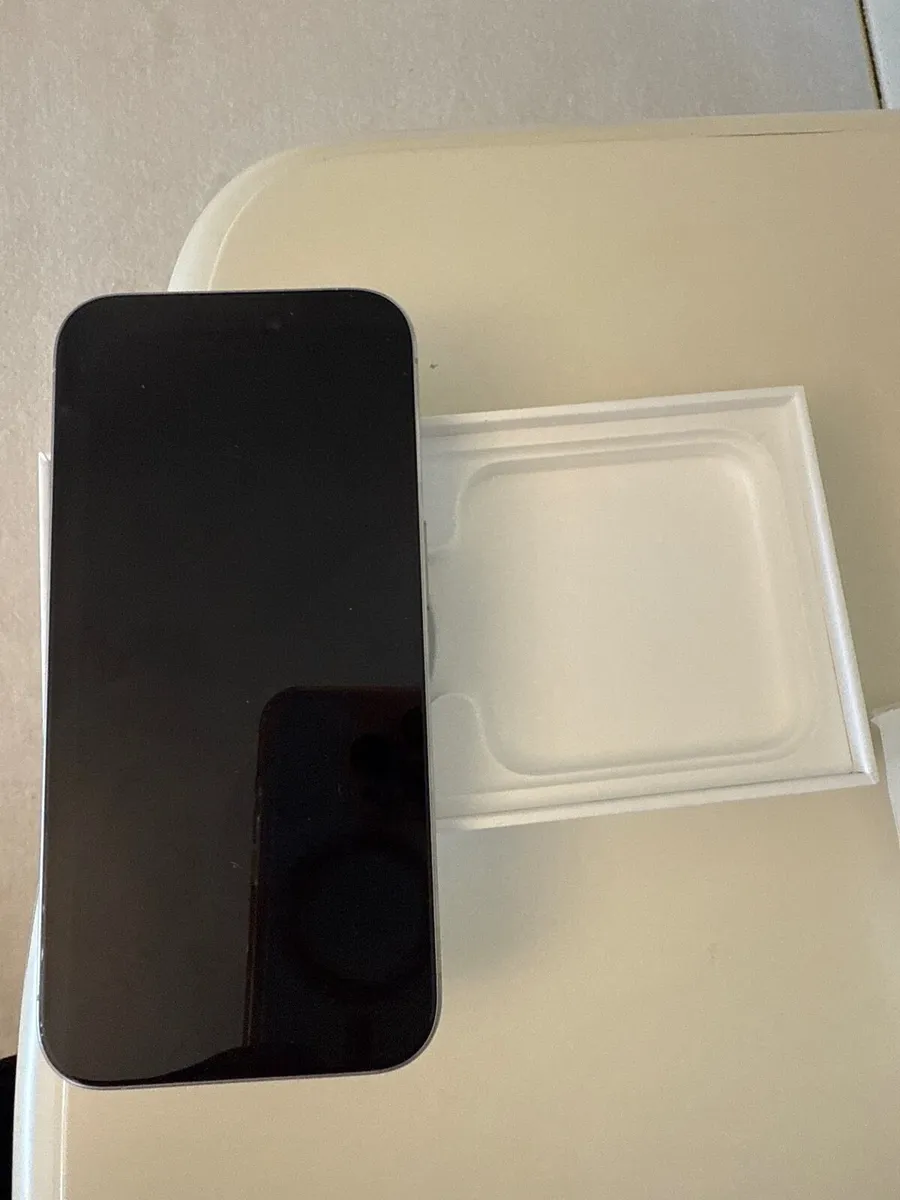 I phone 15 Pro 256gb white - Image 3