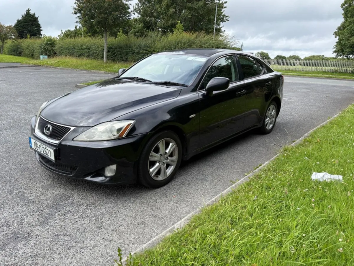 Lexus IS 4DR Auto - Image 2