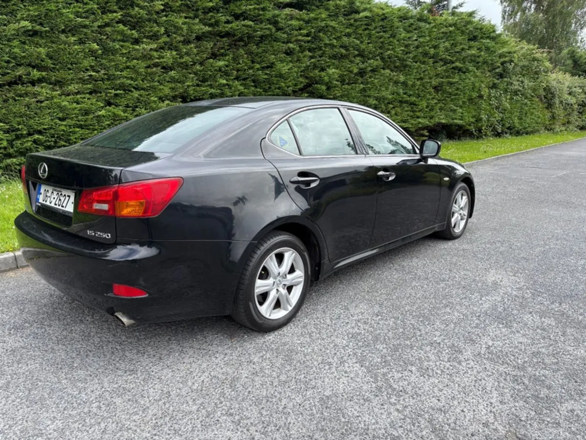 Lexus IS 4DR Auto - Image 3
