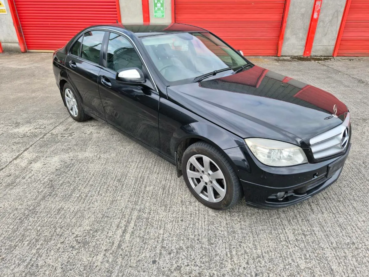 Mercedes C 220 Diesel  2011 - Image 1