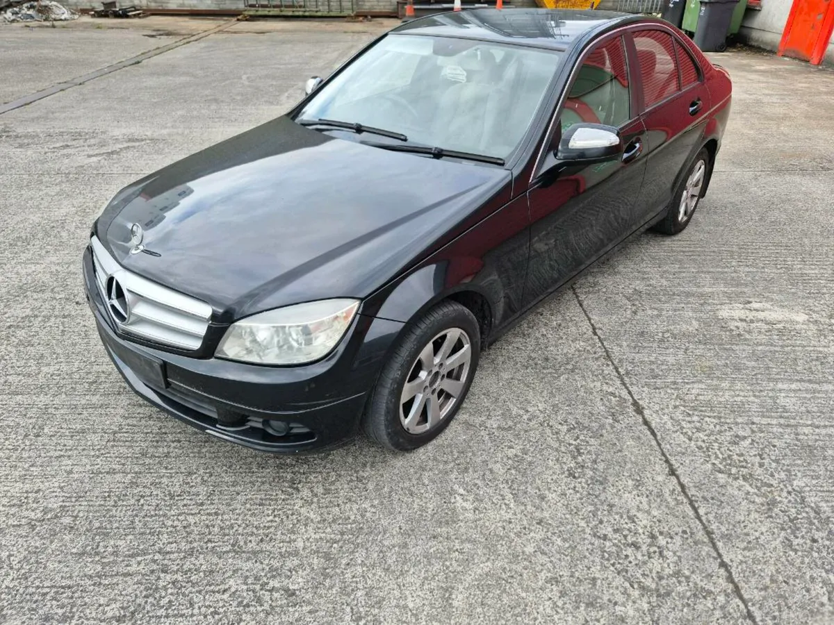 Mercedes C 220 Diesel  2011 - Image 3