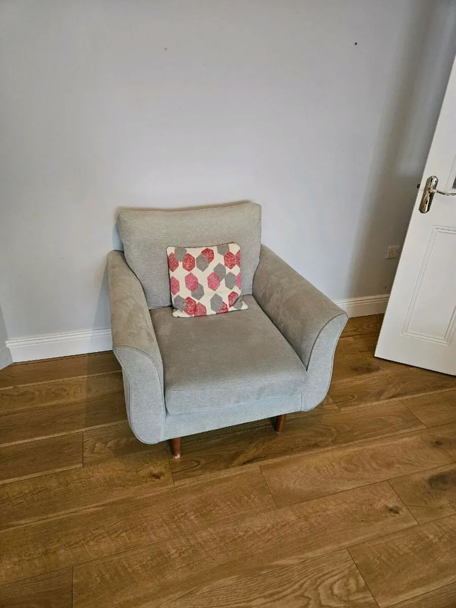 Suite of furniture - Image 3