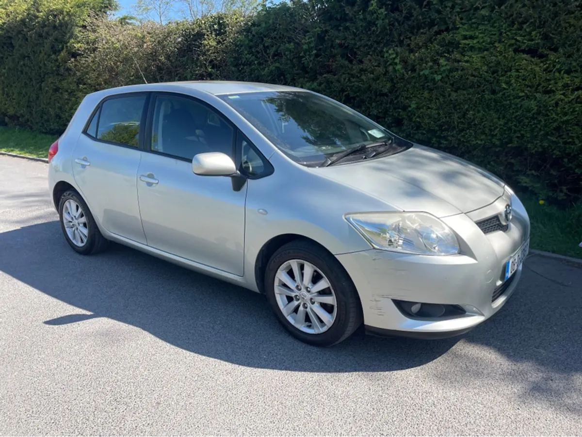 Toyota Auris 1.4 Luna 08 5DR - Image 1