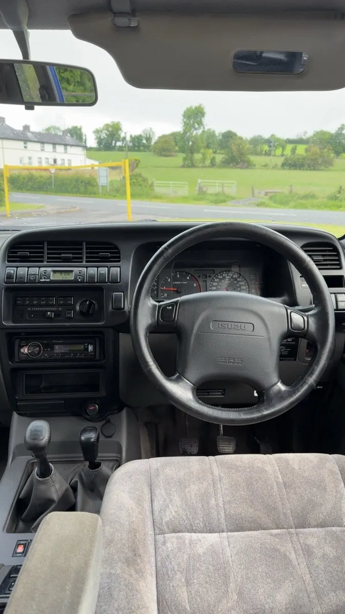 Isuzu trooper - Image 4