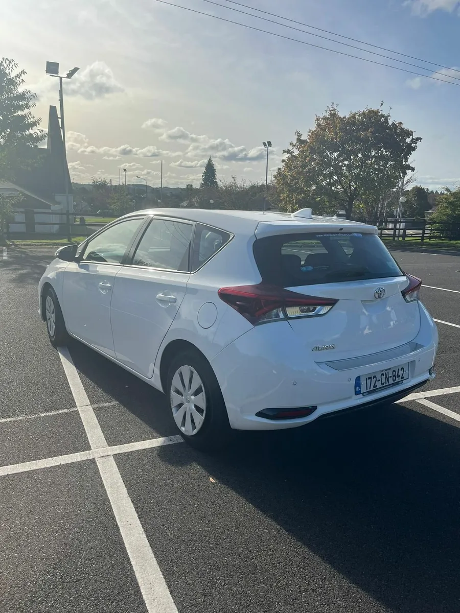 Toyota Auris 2017 - Image 3