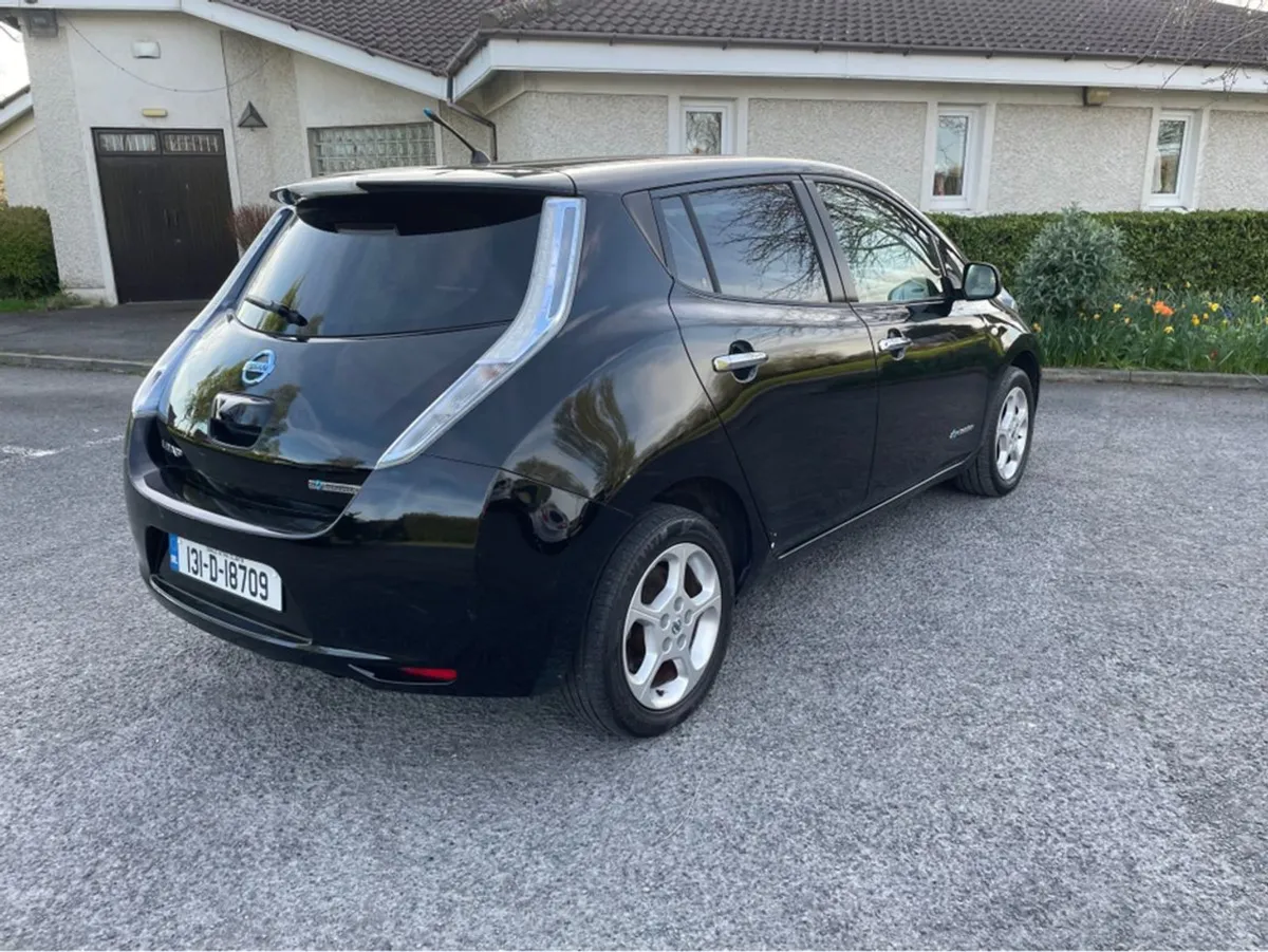 Nissan Leaf EV Spoiler Solara Panel 5DR Auto - Image 3