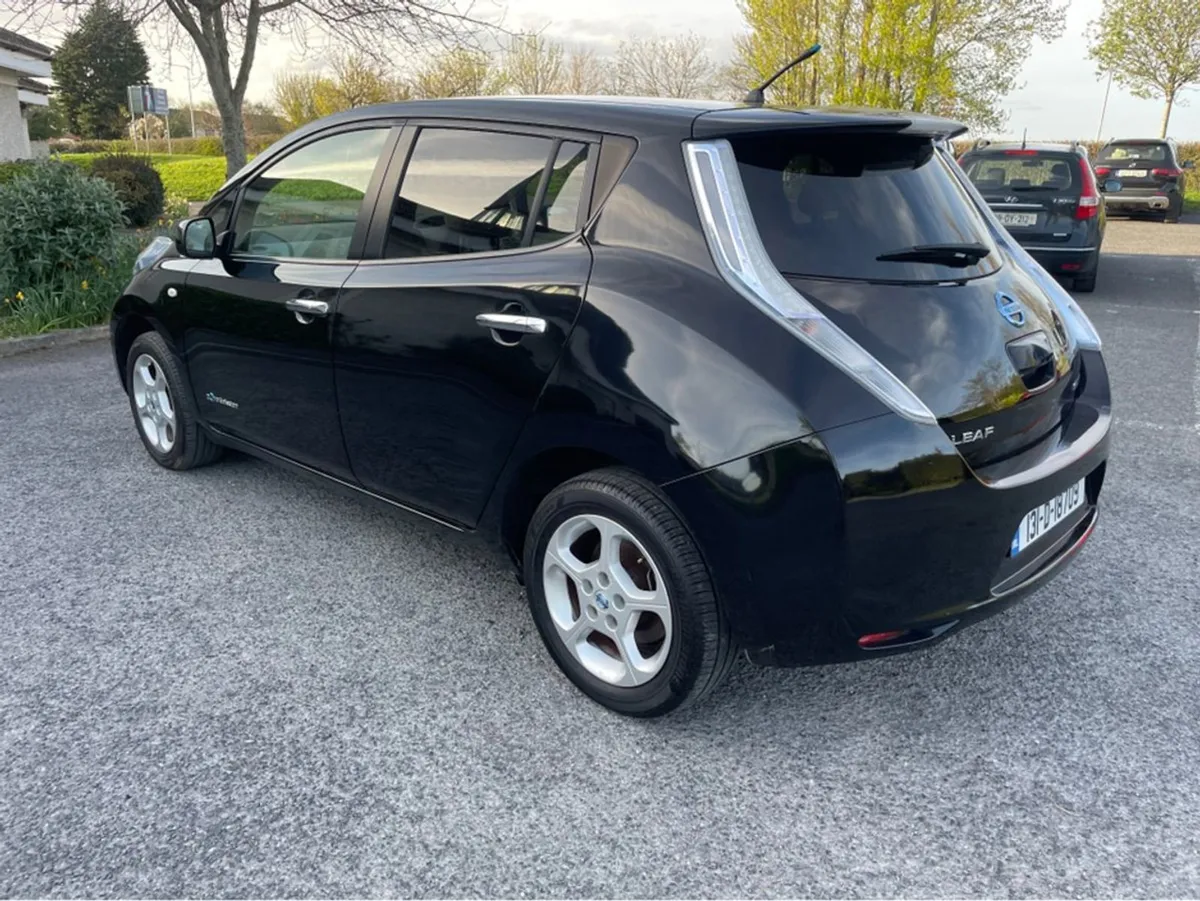 Nissan Leaf EV Spoiler Solara Panel 5DR Auto - Image 4