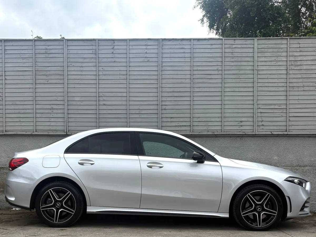 Mercedes-Benz A250e AMG 2022 / SALOON / phev - Image 2
