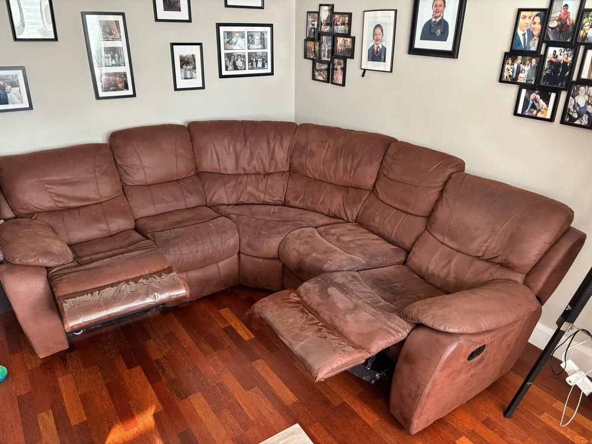 Recliner sofa - Image 4