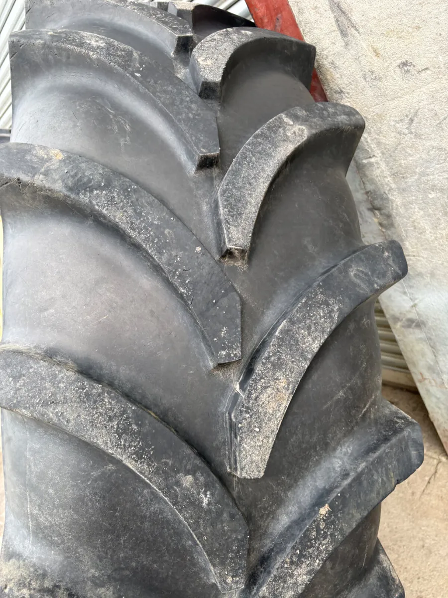 520/70/38 new Holland wheels - Image 4