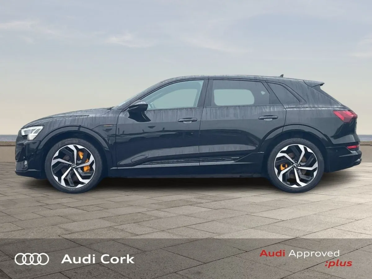 Audi E-Tron 55 300KWH Quattro S-line Automatic Bl - Image 4