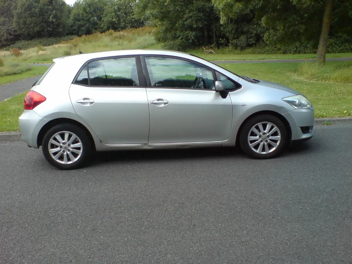 Toyota Auris 2008 - Image 1